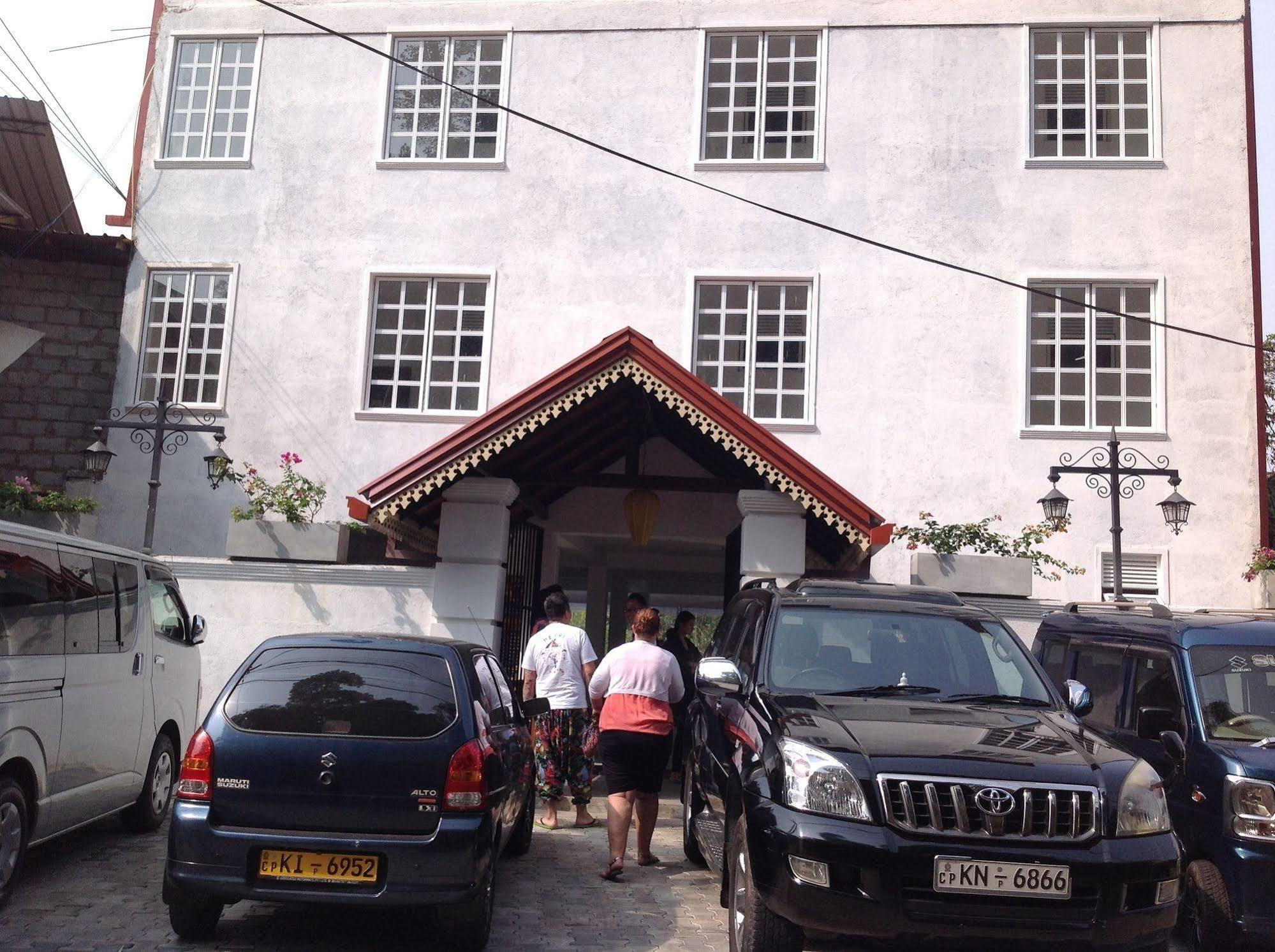 Hotel Gangaaddara Kandy Exterior photo